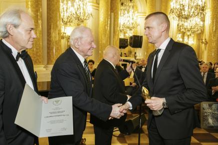 w Powiecie Pułtuskim. HONOROWY AMBASADOR POLSKIEGO BIZNESU Ceramika Tubądzin Sp. z