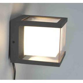 Oferta obejmuje lampę AC / DC / Battery.