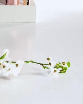 Lirene, Active Beauty, długotrwały podkład dla aktywnych, odporny na ścieranie i pot, 30 ml 21,99 14,39 100 ml = 47,97 zł 7.