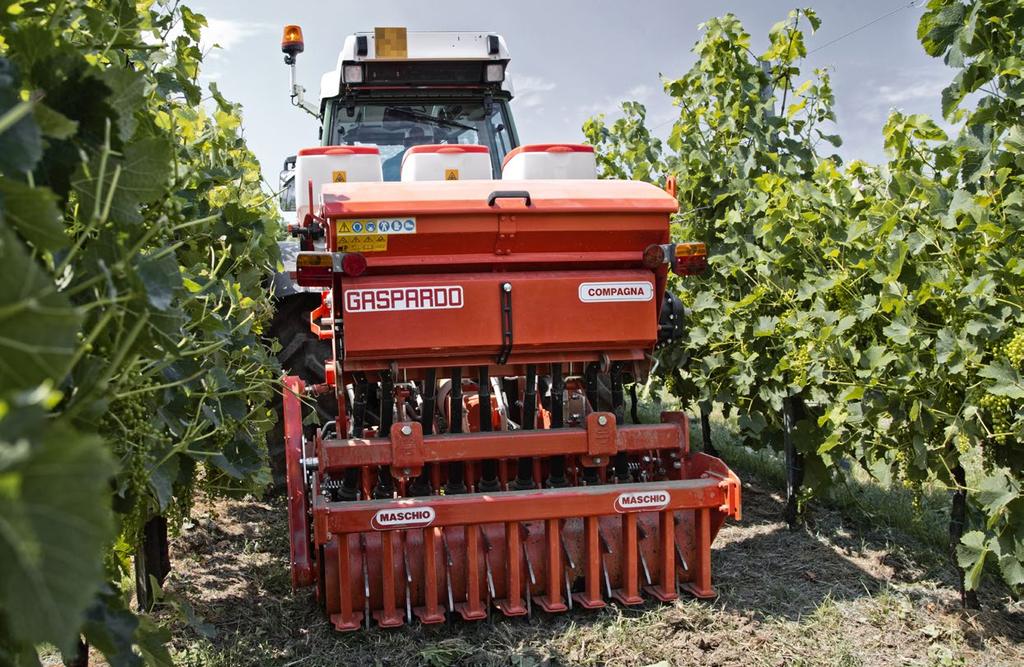 COMPAGNA Siewnik z dystrybucją mechaniczną do siewu bez bruzd od 30 do 130 KM COMPAGNA 1300 LEKKI I KOMPAKTOWY COMPAGNA to kompaktowe i wszechstronne urządzenie odpowiednie dla ciągników o małej