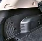 Z powodu okna dachowego wysokie osoby muszą odchylić oparcie w tył. Tunel ma tylko 7 cm (jak w Renault). 46 cm 91 cm NISSAN X-TRAIL 2.0 dci 177 4x4 Poj.