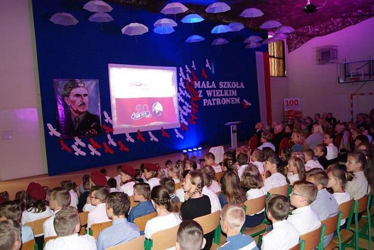 W ramach uroczystości, poprzedzonych Mszą Św. odbyły się występy artystyczne, podziękowania i wyróżnienia.