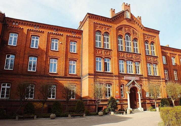 Zarząd pozytywnie ustosunkował się do pisma Dyrektora Powiatowego Zespołu Szkół Nr 2 w Kościerzynie, o utworzenie konta walutowego niezbędnego do zawarcia umowy finansowej z Narodową Agencją