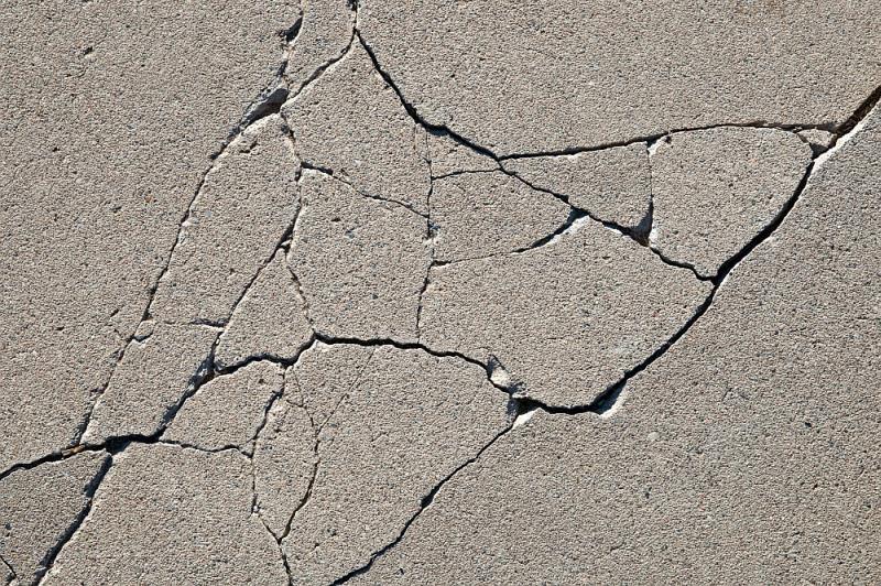 Wpływ klimatu na budownictwo Wzrost temperatur i wilgotności pogorszy komfort przebywania w budynkach i wpłynie na rozwój grzybów i pleśni wewnątrz budynków.