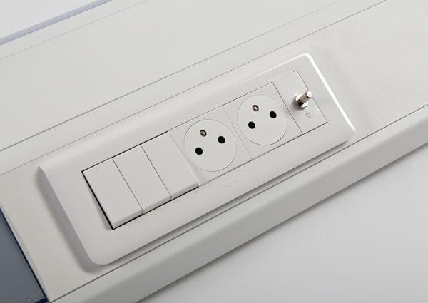 oświetlenie miejscowe do badania i czytania 3. oświetlenie nocne 4. gniazda elektryczne 230V. gniazda teleinformatyczne 6. gniazdo ekwipotencjalizacji 7. wyłącznik oświetlenia 8.