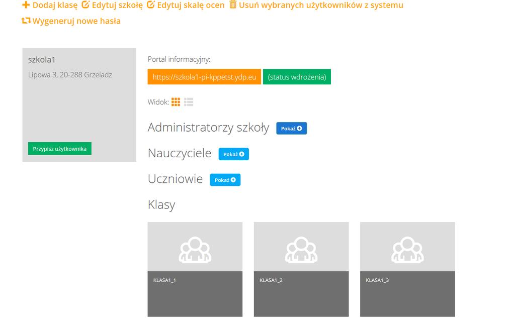 Po utworzeniu odpowiedniej ilości klas, administrator może przypisać uczniów i nauczycieli do odpowiednich klas z dwóch poziomów: z poziomu listy klas na oraz z poziomu szczegółów wybranej klasy