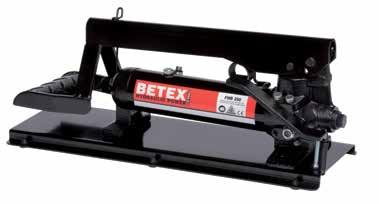 POMPY NOŻNE Pompy nożne serii BETEX FHB, stalowe, 700 barów Ciśnienie robocze maks.: 700 barów Duży króciec tłoczny 3/8 gwarantuje maksymalną wydajność zasilania.