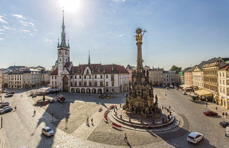 średniowiecznego zamku; powrót do Bielska-Białej ok. godz. 19.00.