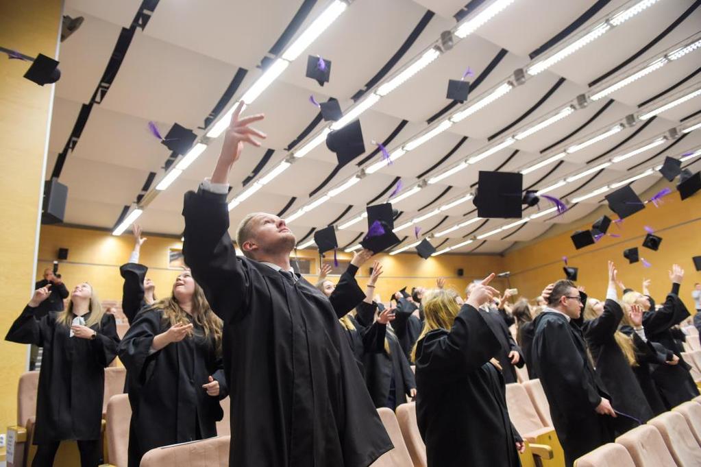 WYDZIAŁ NAUK EKONOMICZNYCH rekrutacja 2019/2020 Studia I stopnia licencjackie Zarządzanie Ekonomia Studia I stopnia inżynierskie Zarządzanie i Inżynieria Produkcji