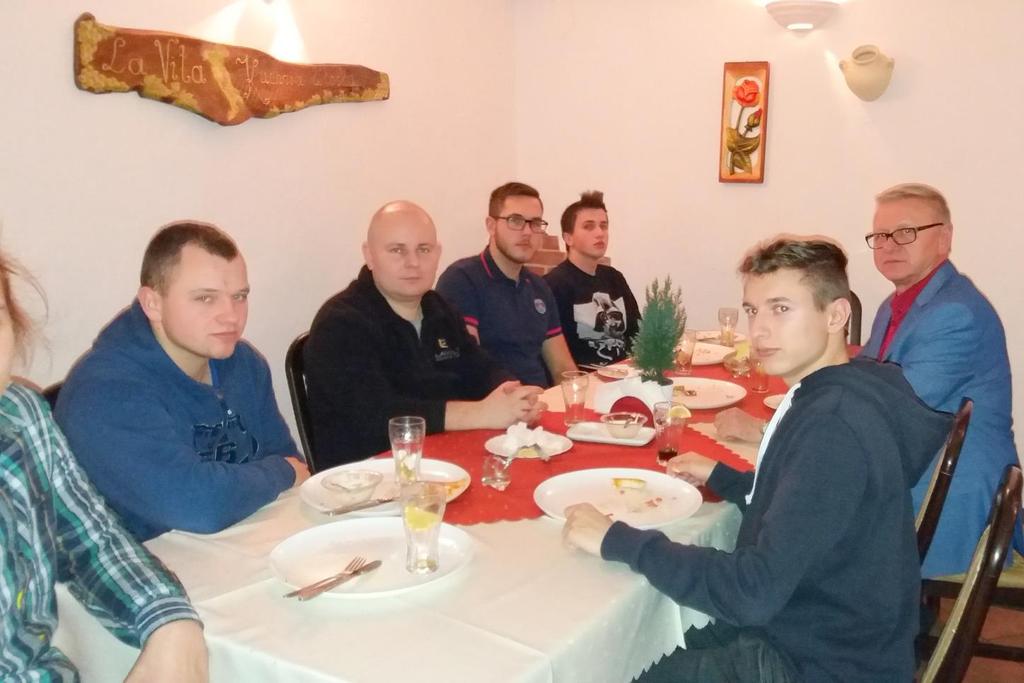 OLIMPIADA WIEDZY TECHNICZNEJ NA 100-LECIE SEP Zespół z koła nr 5 organizujący olimpiadę wiedzy technicznej z okazji 100-lecia SEP Szef koła nr 5, Paweł Pietkiewicz wraz z grupą członków koła podjęli