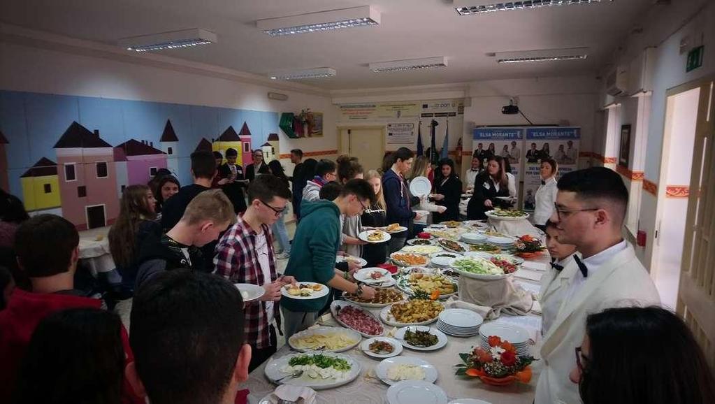 project activites zajęcia projektowe trying local dishes prepared by