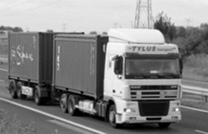 Hydrauliczna platforma załadunkowa o udźwigu 1t zamontowana na samochodzie ciężarowym podlega