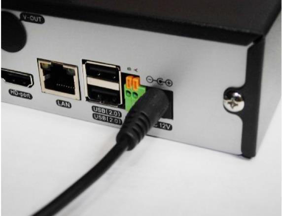 podpięty zasilacz złącze RJ45 Ważne wskazówki podłączenia rejestratora z monitorem/telewizorem W przypadku podłączenia rejestratora