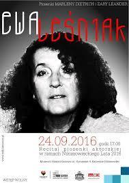 Ewa Leśniak Zamiennie z Izabellą Malik W 1975 ukończyła PWST w Krakowie. Występowała w następujących teatrach: Teatr Polski w Bielsku-Białej, Teatr Zagłębia w Sosnowcu, Teatr im. A.