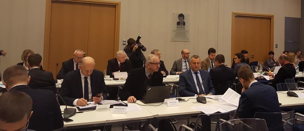 Na końcu pragniemy zaznaczyć, że z niepokojem obserwujemy postępujące odchodzenie od modelu administracji powiatowej zespolonej jaki został wprowadzony reformą ustrojową z 1998 r.