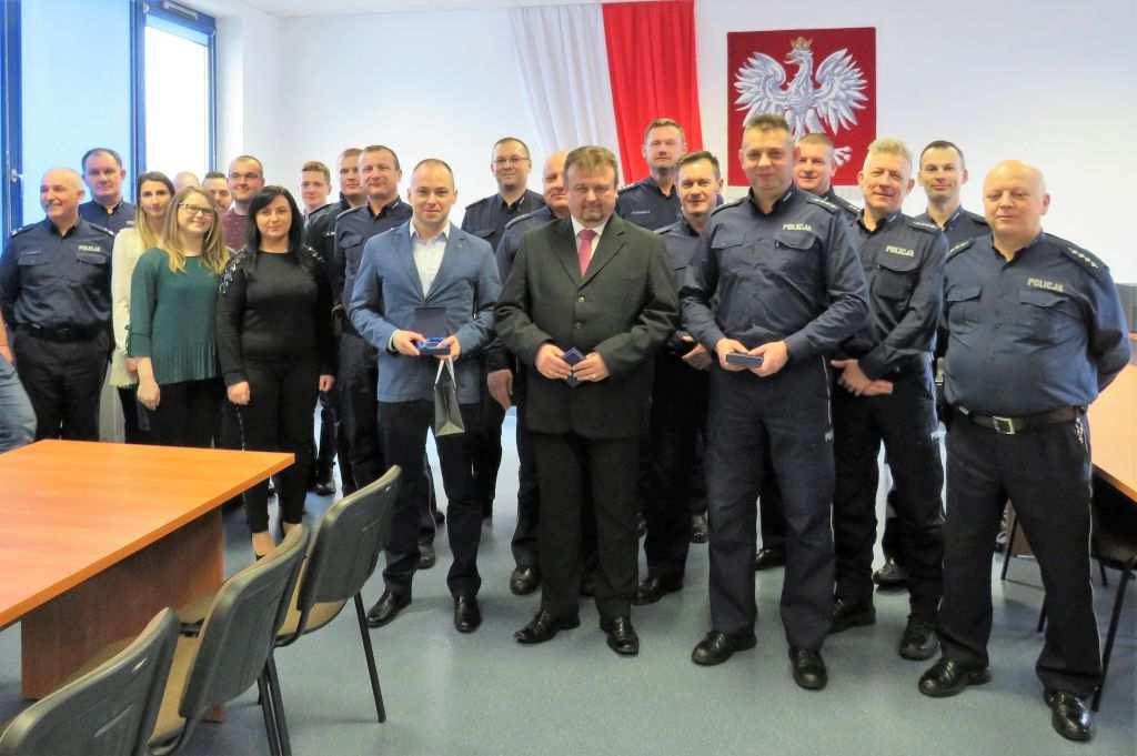 STRONA 6 Po wielu latach służby odeszli na emeryturę W Komendzie Powiatowej Policji w Grójcu uroczyście pożegnano policjantów odchodzących na emeryturę.