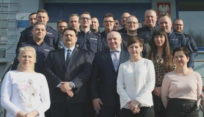 Jacek Różański Komendant Powiatowy Policji w Szydłowcu wspólnie z mł. insp.