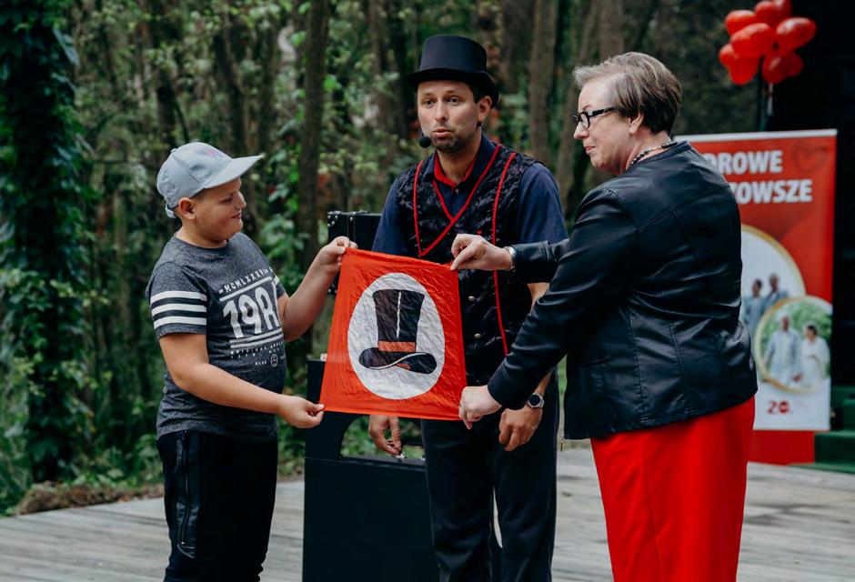 12 Raport Publiczne Kampanie Edukacyjne 2018 Pokaz iluzjonistyczny Magia recyklingu Iluzjonista