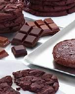 Wystarczy dodać wodę i olej, aby stworzyć amerykańskie cookies prosto z pieca z kawałkami belgijskiej czekolady.