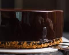 po schłodzeniu dają się łatwo kroić bez pękania czy odpryskiwania. Idealne do misternych dekoracji i napisów. Polewa Kiddy Choco Komplet 10kg 8.6 Polewa Kiddy Weiss Komplet 10kg 8.