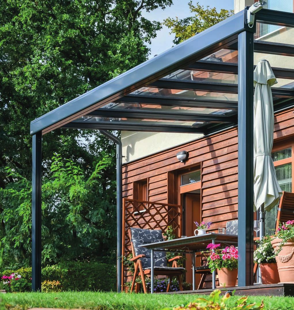 UNIWERSALNE SYSTEM DACHU SZKLANEGO TERRADO Mający uniwersalne zastosowanie TERRADO jest sprawdzonym systemem dachu szklanego z częściowo zintegrowaną dachową osłoną przeciwsłoneczną.