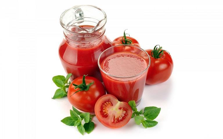 10 g, kasza gryczana 50 g Sok pomidorowy 240 g (1 szklanka) SALATKA Z TUŃCZYKIEM Mix sałat,