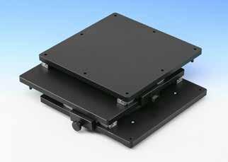 Stolik krzy owy przesuwny CV-KT-100 Stolik krzy owy przesuwny 100 x 100 mm z zamkni tà płytkàdo zastosowaç z wykorzystaniem oêwietlenia. Posuw odbywa si r cznie (bez regulacji precyzyjnej).