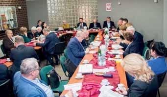 komunikacji społecznej Andrzej Pawłowski mówił o opracowywaniu przez komisję strategii public relations PIIB, określającej działania w zakresie wewnętrznej i zewnętrznej komunikacji, a Piotr Korczak
