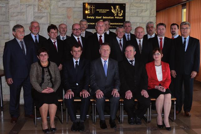Marian Janik, Wojciech Tomkiewicz, Andrzej Dziugan, Edward Nowak. Siedzą: Teresa Sirko, Józef Turek, Andrzej Krężałek, Kazimierz Krężałek, Grażyna Skolarczyk.