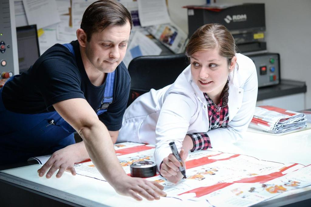 FIRMA NA SZÓSTKĘ, CZYLI 6 WAŻNYCH INFORMACJI O NAS Indywidualny dobór najbardziej odpowiednich rozwiązań Krótkie terminy realizacji