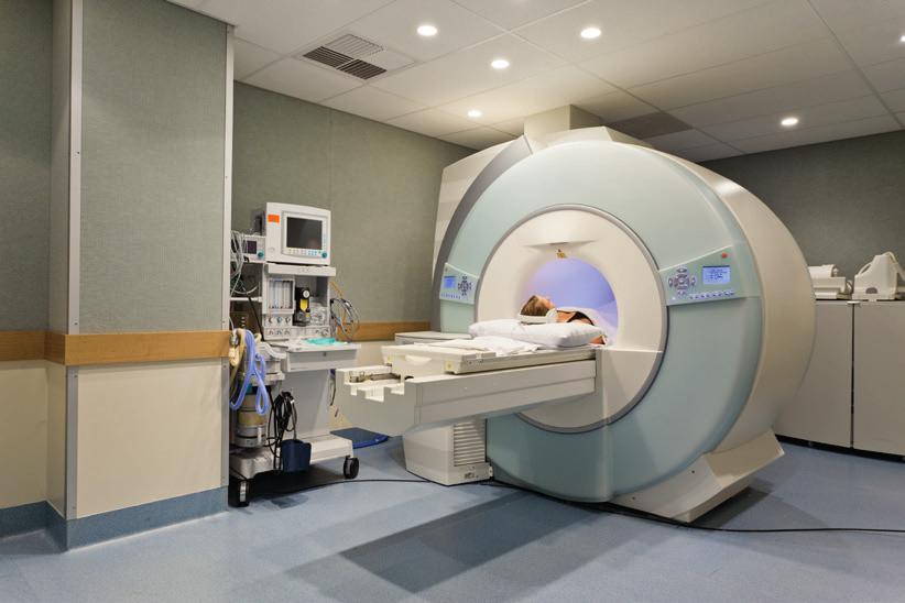 artykuł naukowy / scientific paper radioterapia / radiotherapy (CBCT, EPID) w stosunku do obrazów referencyjnych mogą również wynikać z odtwarzalności położenia pacjenta.