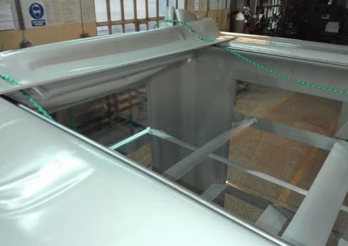 weight. Containers are equipped with guides for forklifts. It is possible to stack the construction up to 3 levels.