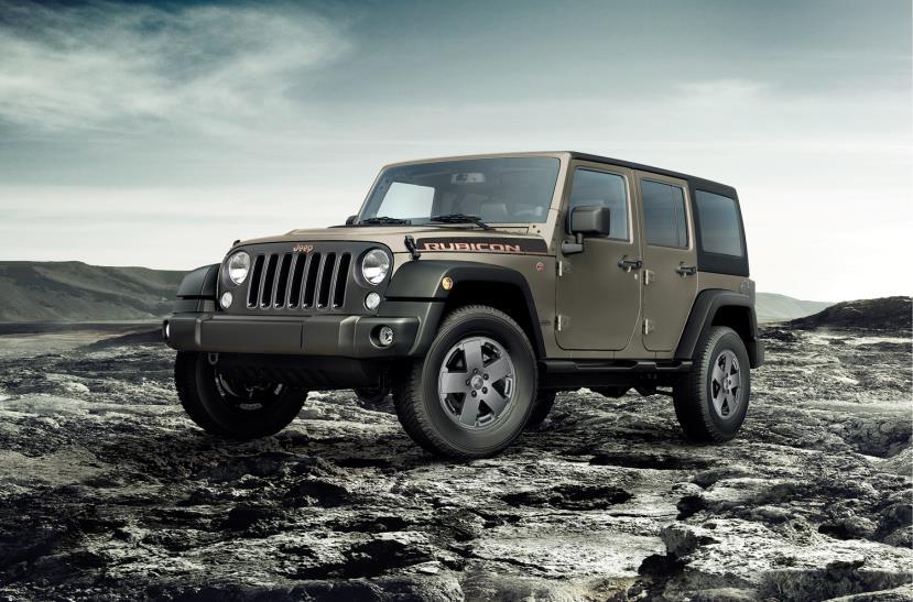 JK Recon Bazuje na wersji Rubicon Czarny grill Naklejka na masce silnika Specjalne naklejki Rubicon Aplikacje grila i reflektorów w kolorze Granite Crystal Nowe 18 obręcze kół w kolorze Granite