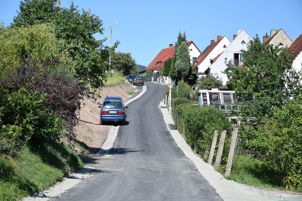 10. Budowa 6 placów zabaw w: Jugowie, Włodowicach, Ludwikowicach