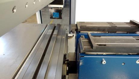 prześwit stojaka 932mm Wysięg 150 mm Wysokość robocza 1150 mm