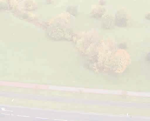KOMUNIKACYJNE: Drogi krajowe: DK 25 2,5 km, DK 92 250 m Autostrady: A2 8 km Odległość od lotniska: Ławica w