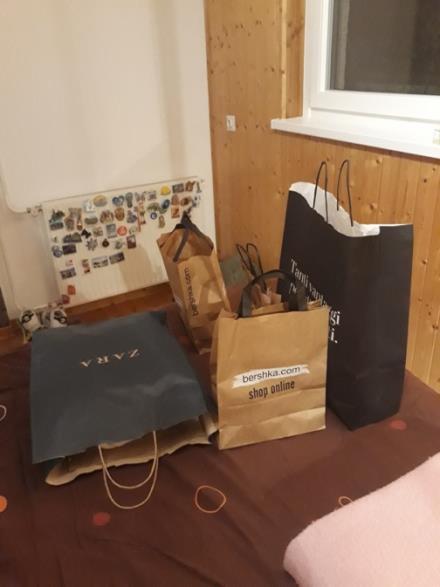 SHOPPING IN UDINE, 15.10.2018 Today we went in shopping centre in Udine. We saw a lot of shops and bought a lot of things. Laura spoke Spanish with one Italian.