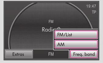 Przycisk wyboru obszaru RADIO 13 Przycisk wyboru obszaru RADIO Tryb radia Wybieranie stacji radiowych Nacisnąć ponownie przycisk wyboru obszaru RADIO, aby zmienić zakres częstotliwości.