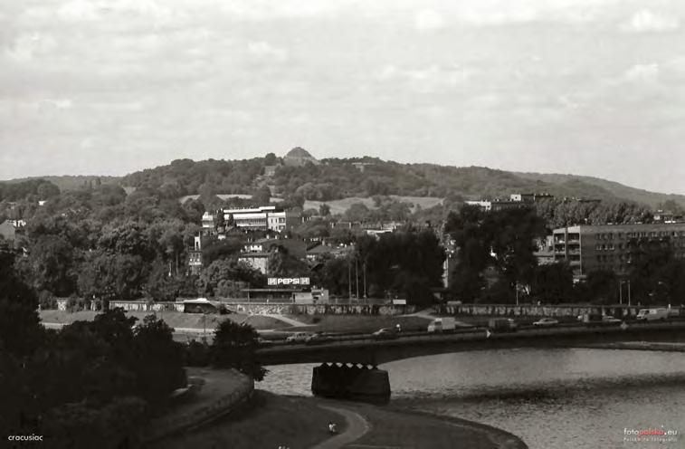 Cracow in 1990 Kraków w 1990 source: krakow.fotopolska.