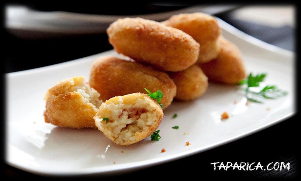 CROQUETAS DE JAMON Croquetas de jamon to krokiety z hiszpańską szynką serrano.