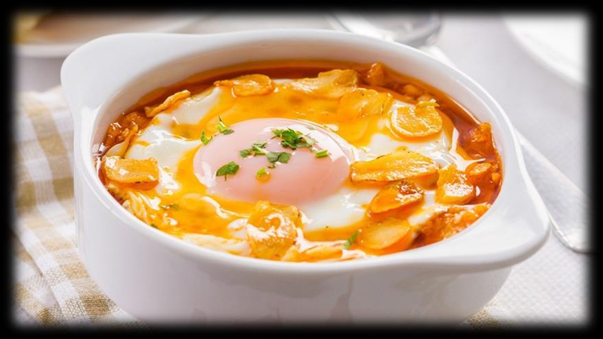 SOPA DE AJO Sopa de ajo to niezwykle aromatyczna hiszpańska zupa czosnkowa. Oto przykładowa procedura wykonania: 1. Posiekać czosnek i wrzucić go na rozgrzaną w garnku oliwę. Zeszklić go.