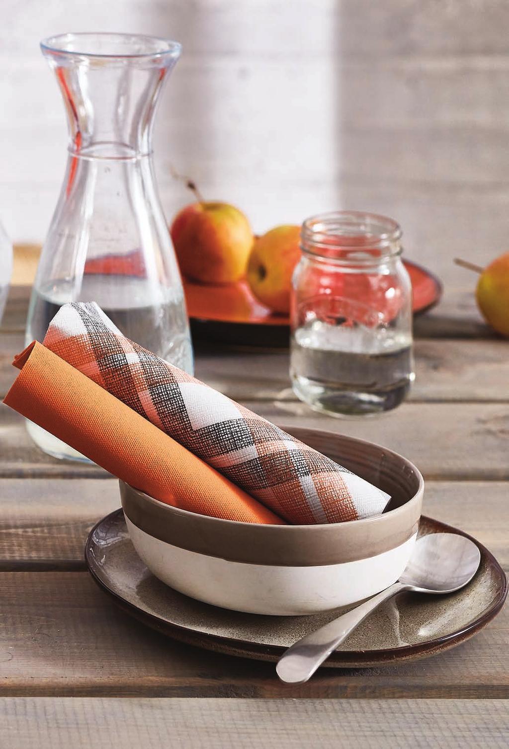 SIMPLICITY / PROSTOTA SIMPLE AND NATURAL STYLE WITH STYLISH CHECK PROSTOTA I NATURALNOŚĆ ZA SPRAWĄ STYLISH CHECK