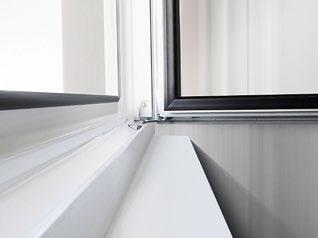 Zamiast zwykłych sworzni ryglujących specjalne klapki zapewniają jeszcze solidniejszą stabilizację.