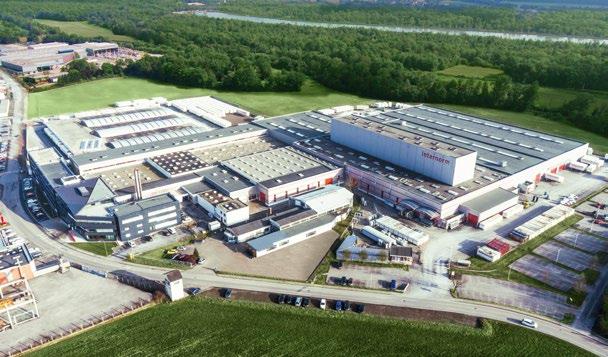 TRAUN, GÓRNA AUSTRIA Produkcja drzwi, produkcja okien z PCV, szkła izolacyjnego i aluminium, Centrala Internorm OFERUJEMY: NOWATORSKIE PRODUKTY DLA WYMAGAJĄCYCH KLIENTÓW.