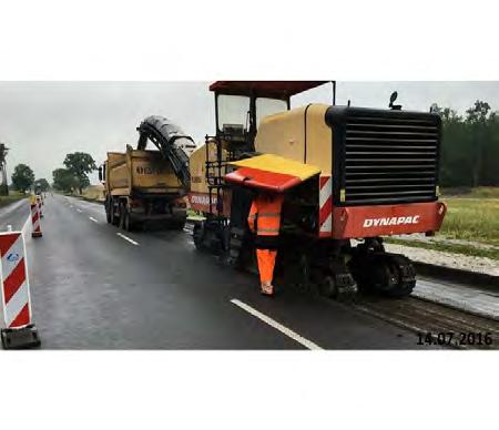 walca statycznego gładkiego i mechanicznej listwy wibracyjnej. C. mechanicznej listwy wibracyjnej i wibratora pogrążalnego. D. wibratora pogrążalnego i walca statycznego okołkowanego.