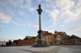 W Warszawie znajduje się również wiele pomników, po których nasi przewodnicy chętnie Państwa oprowadza, a wśród nich: Kolumna Zygmunta III Wazy, Pomnik Fryderyka Chopina, Pomnik Bohaterów Warszawy,