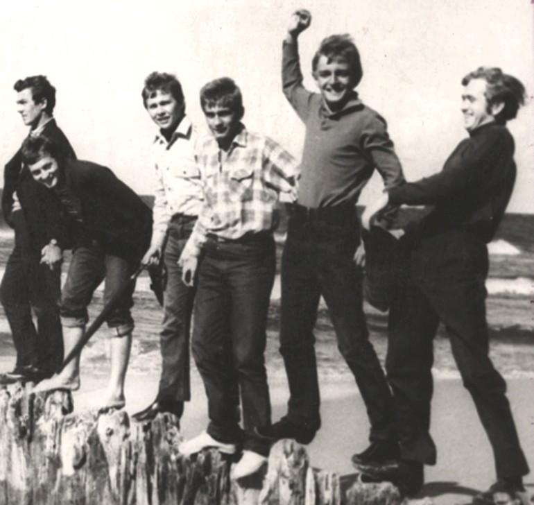Danka Przepióra, w przysiadzie: Zbyszek Brzuchacz i Jerzy Barecki. Sierpień 1967 r.