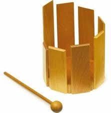 do 15cm, średnica 10-12cm, wykonany z drewna,