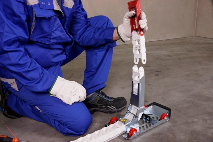 7.4 Wymiana mechanizmu prowadzącego Krok 1.