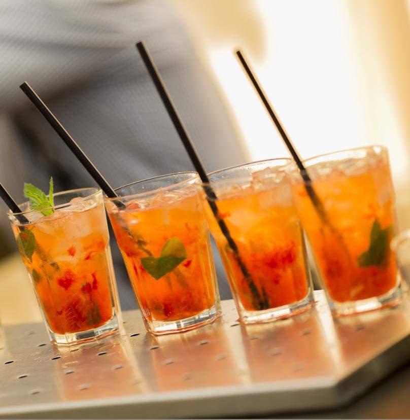 DODATKOWE OFERTY OPEN BAR Cena za osobę 5H 140 PLN 10H 230 PLN Wino białe i czerwone Wódka Whiskey Piwo SOFT DRINKI (Pepsi, 7up, Mirinda, Tonic) CENA